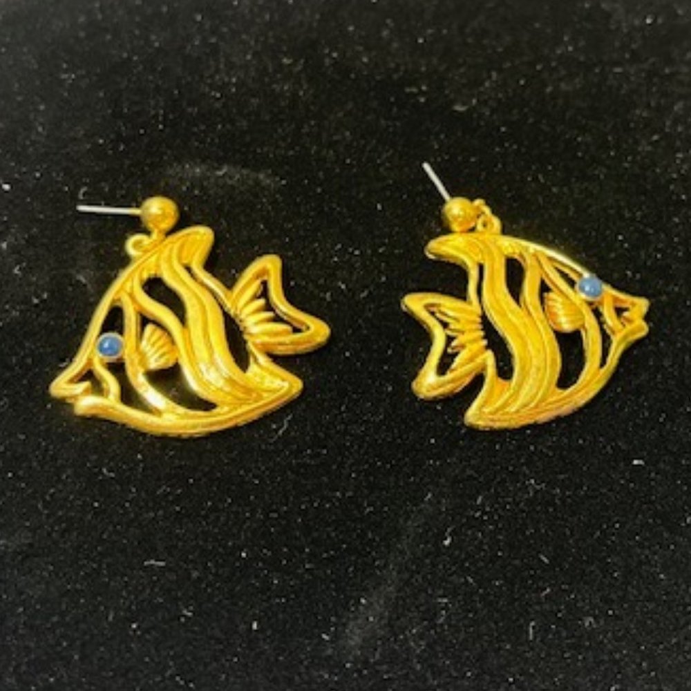 VTG Gorgeous Angel Fish w/ Blue Eyes Gold Tone Dangle Pierced Earrings 1.5"